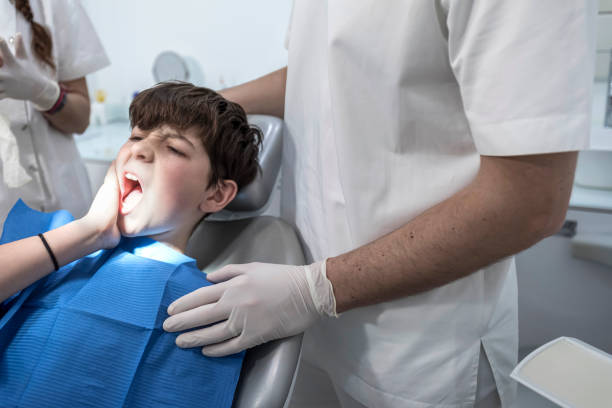 Best Emergency Tooth Extraction in Oak Park, CA